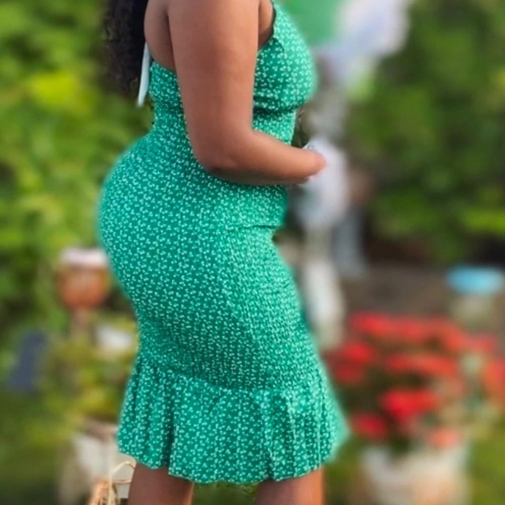 Flirty green and white polka dot dress !